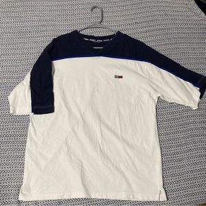 Vintage 90s Tommy Jeans T-Shirt Mens XL Spellout Tape V-Neck Flag Logo White/Blu